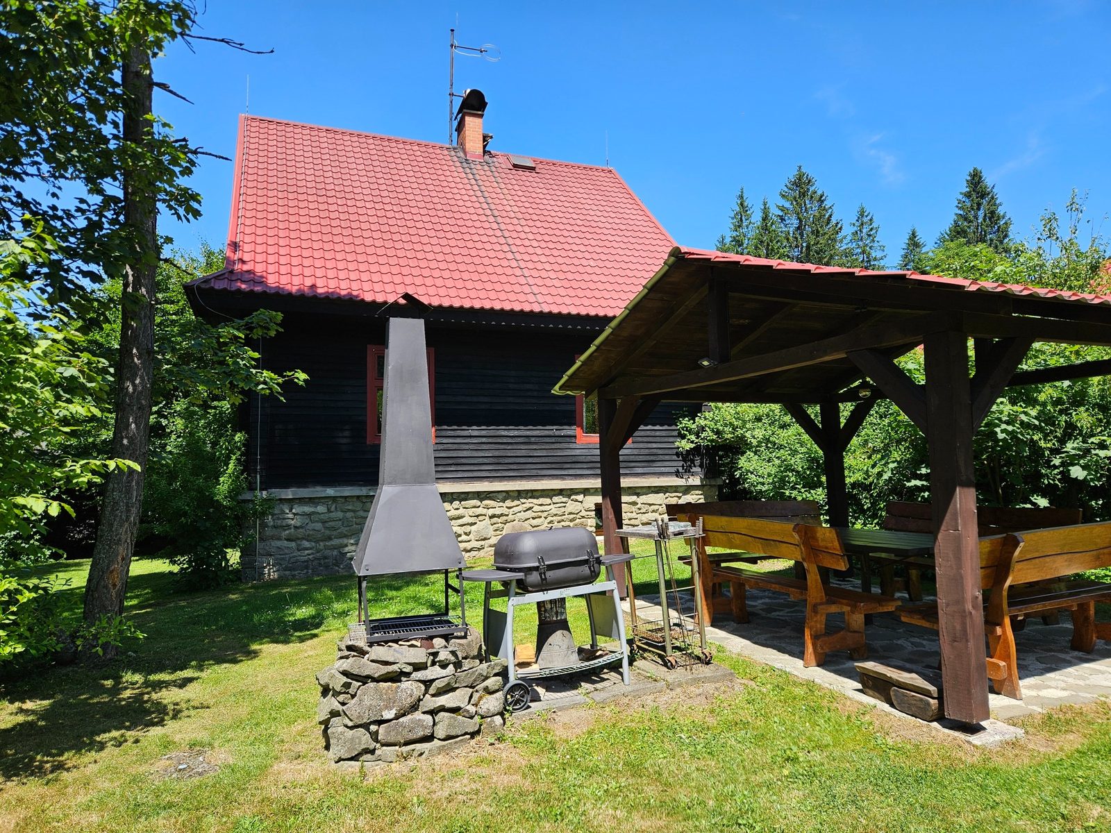 Pergola s krbem a grilem